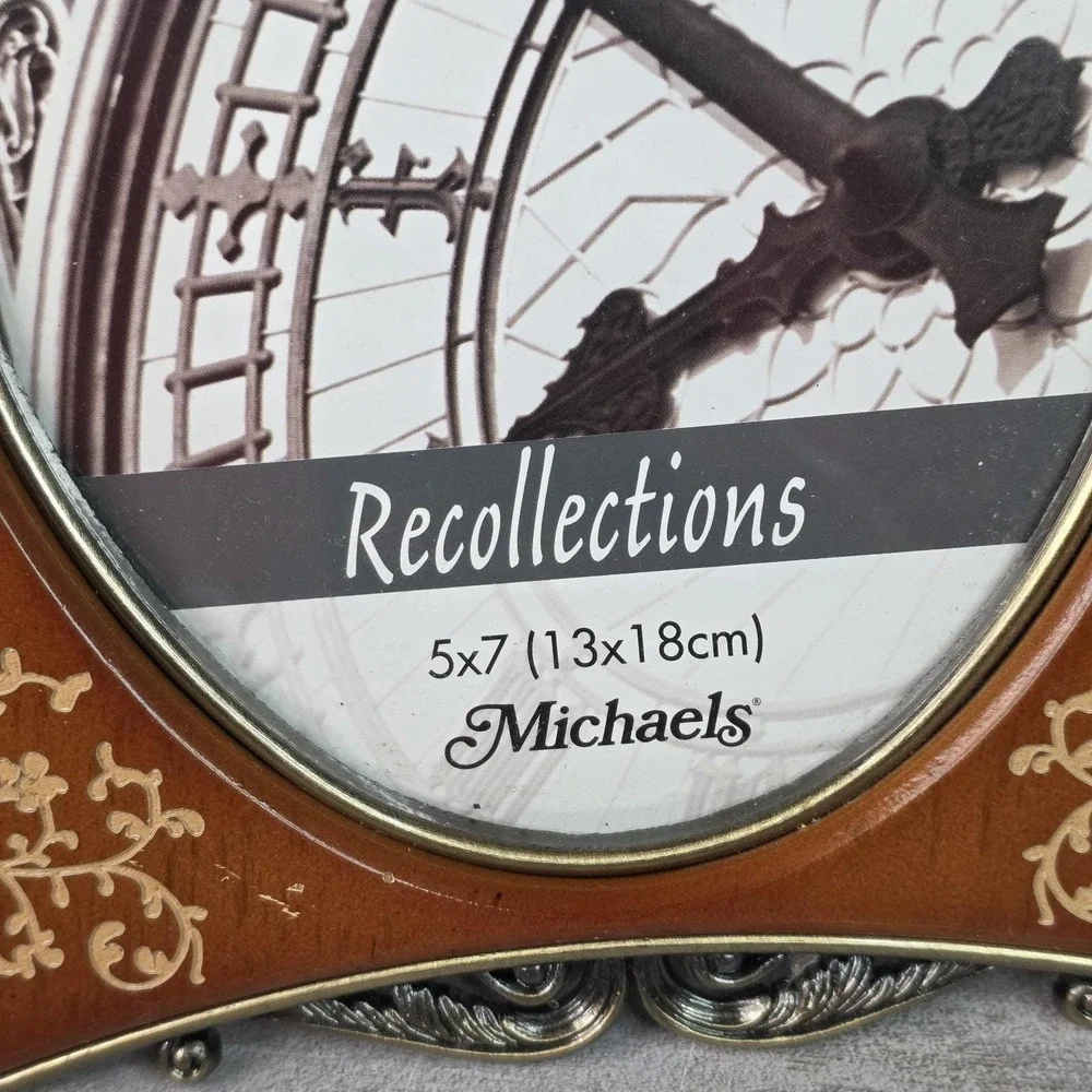 Recollections it has